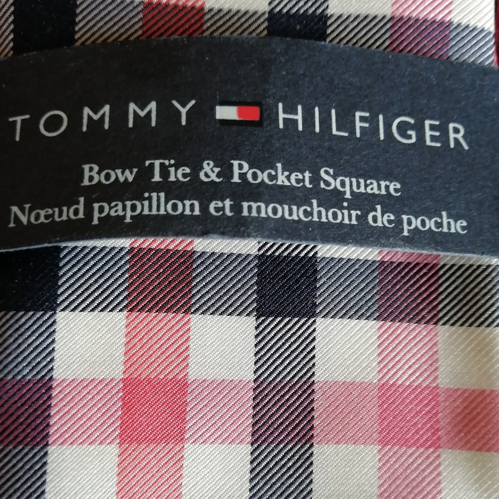 NWT Tommy Hilfiger Pocket Square
